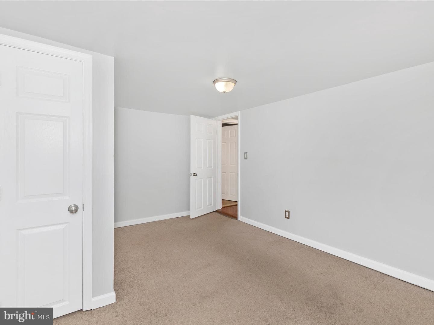 4215 Harney Road photo 34