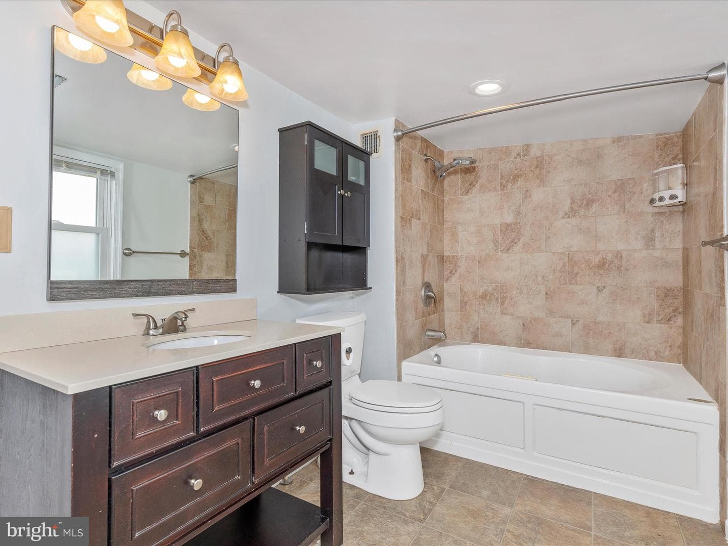 4215 Harney Road photo 35