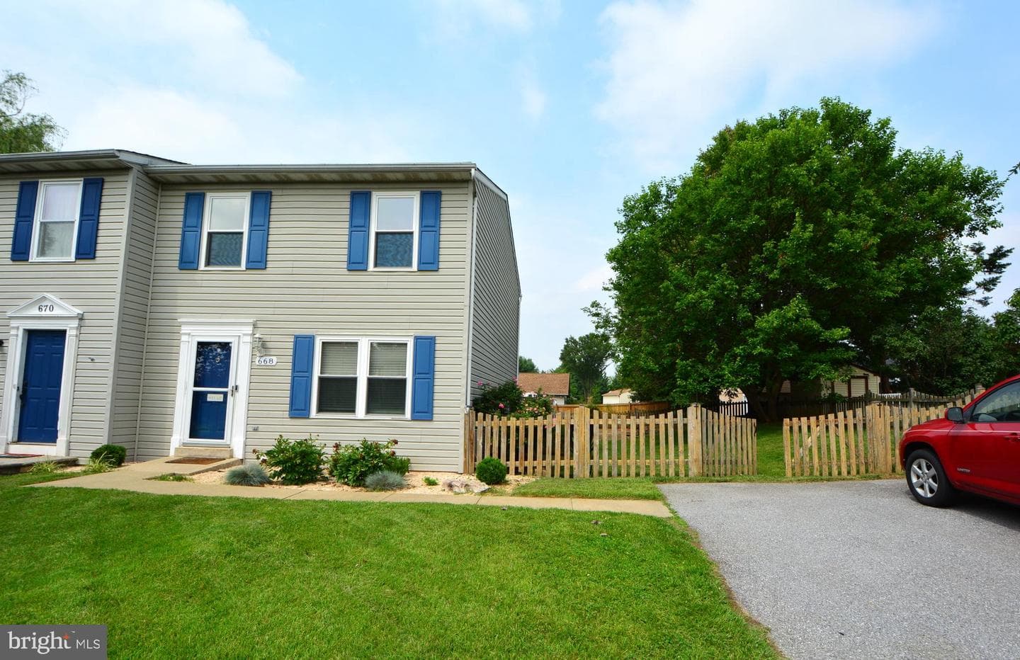 668 Johahn Drive photo 2