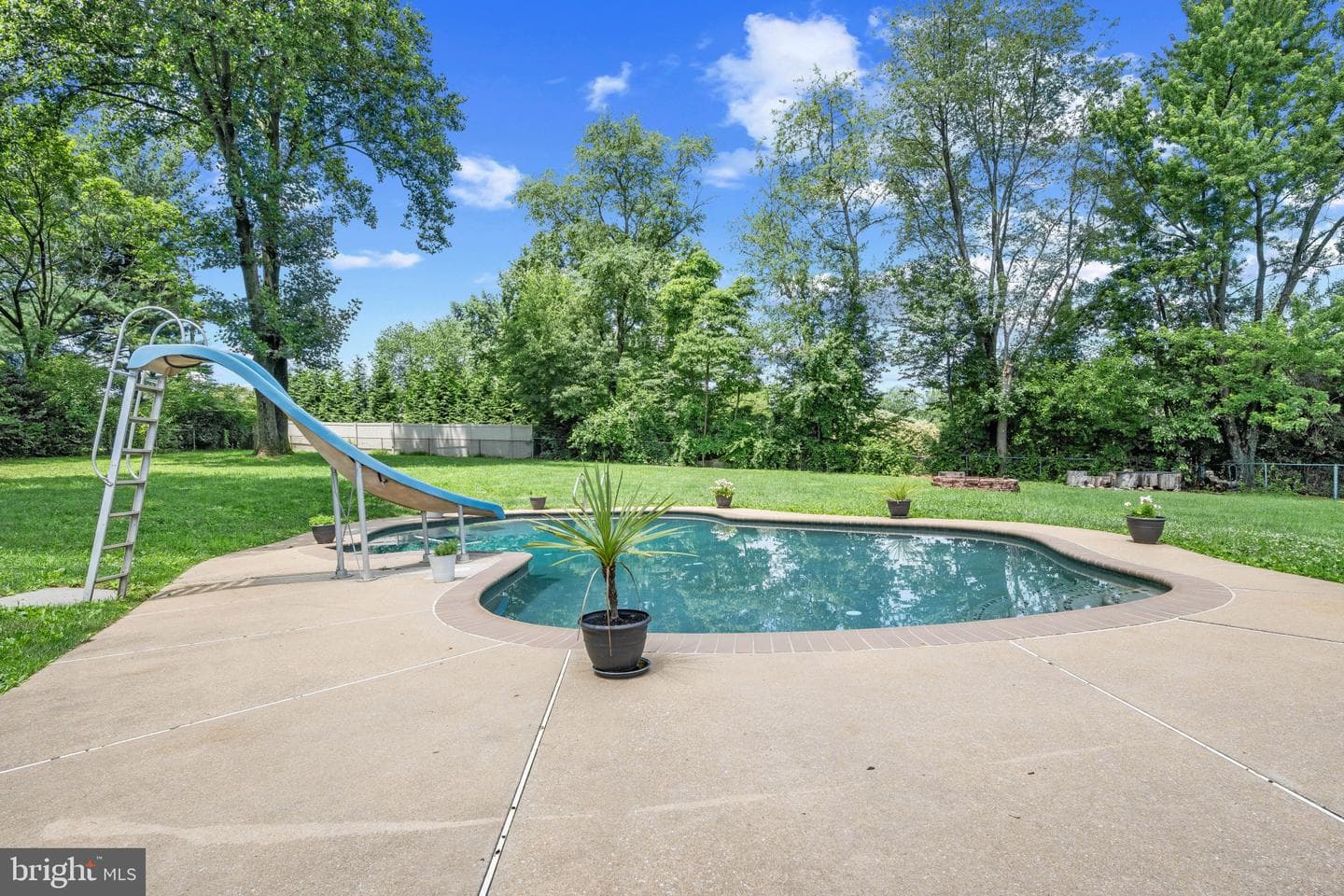 108 Taft Terrace photo 35