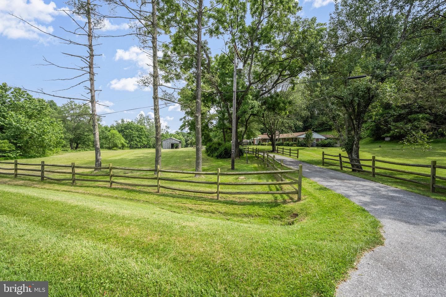 1039 Arnold Road photo 2