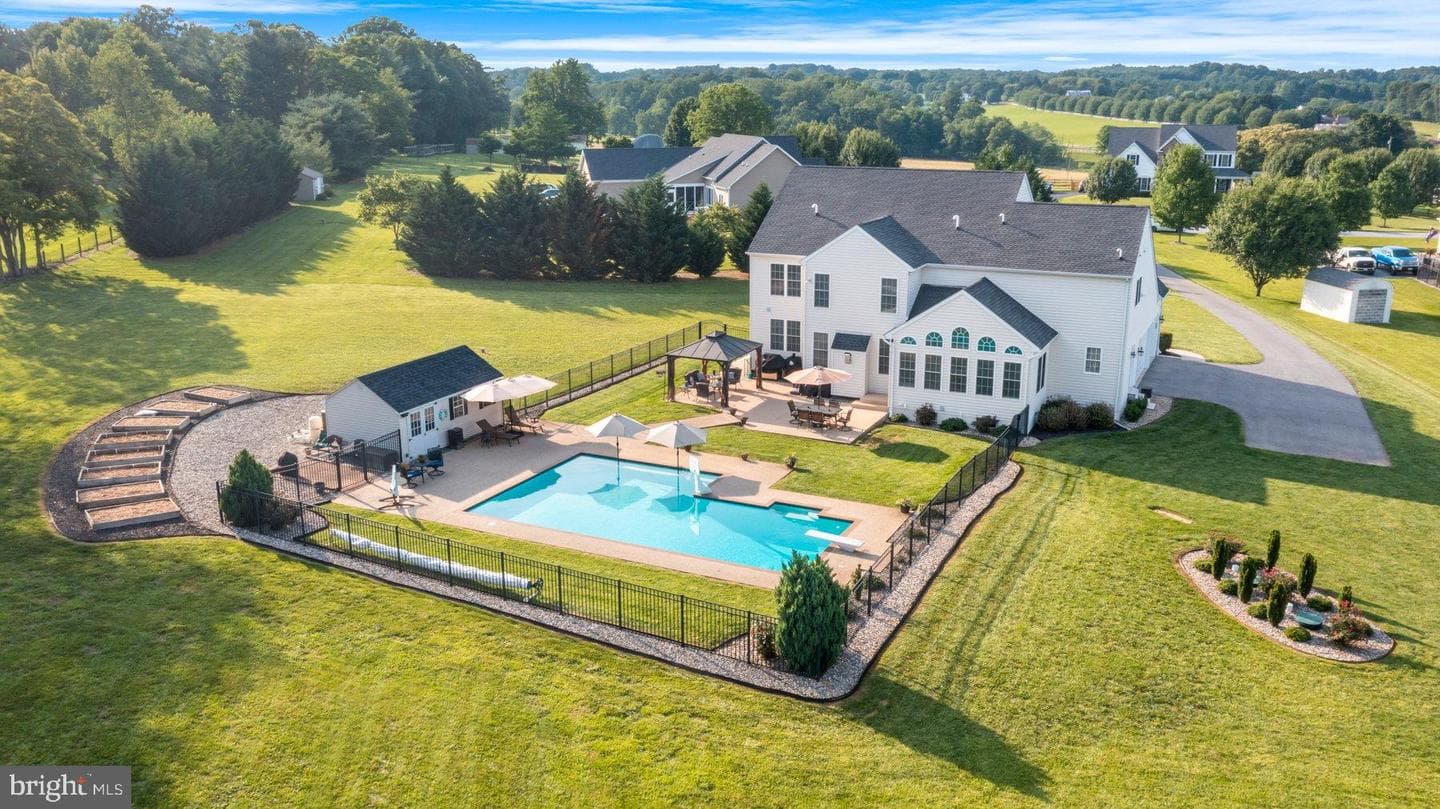 3270 Greenway Drive photo 35