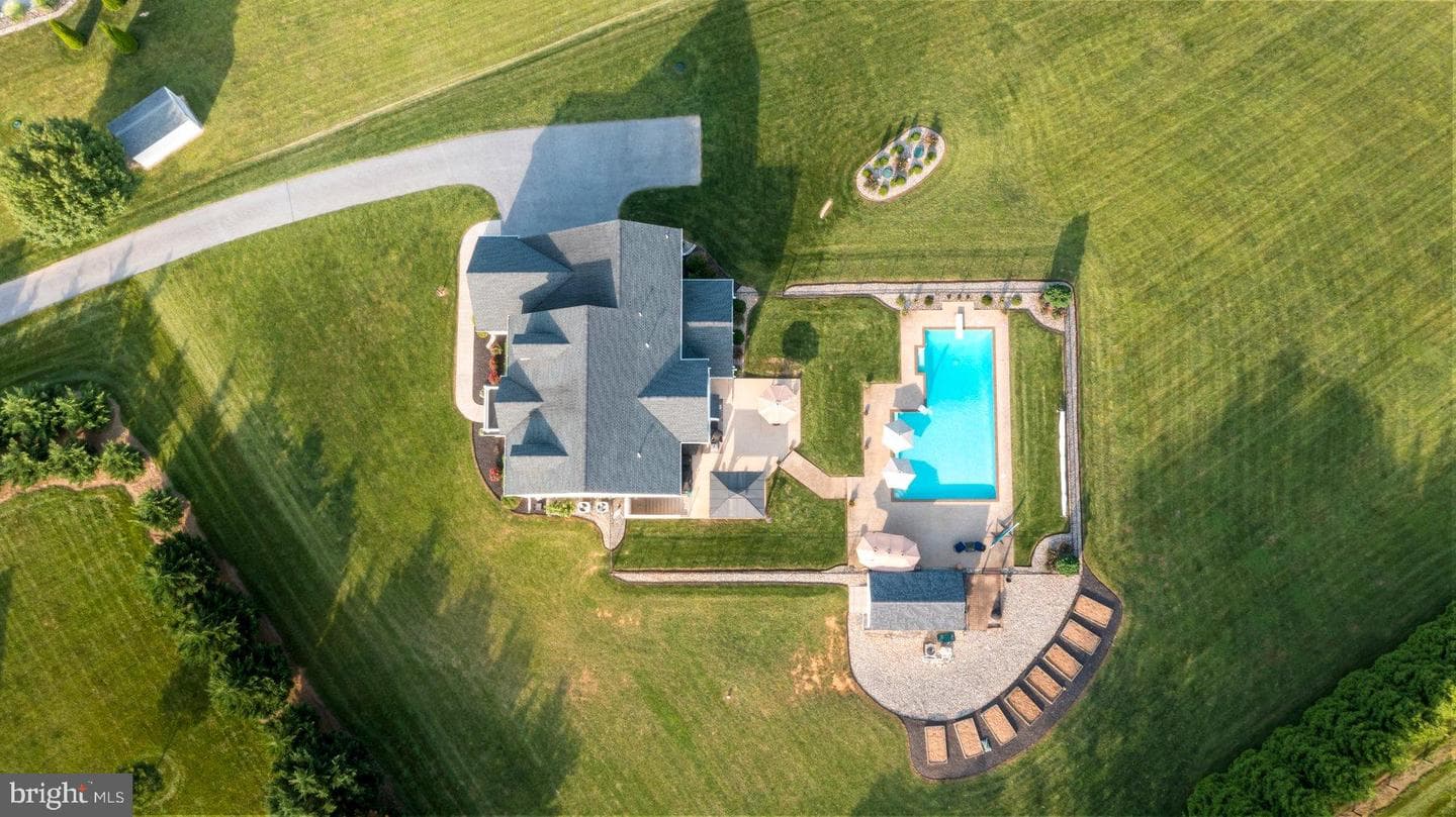 3270 Greenway Drive photo 40