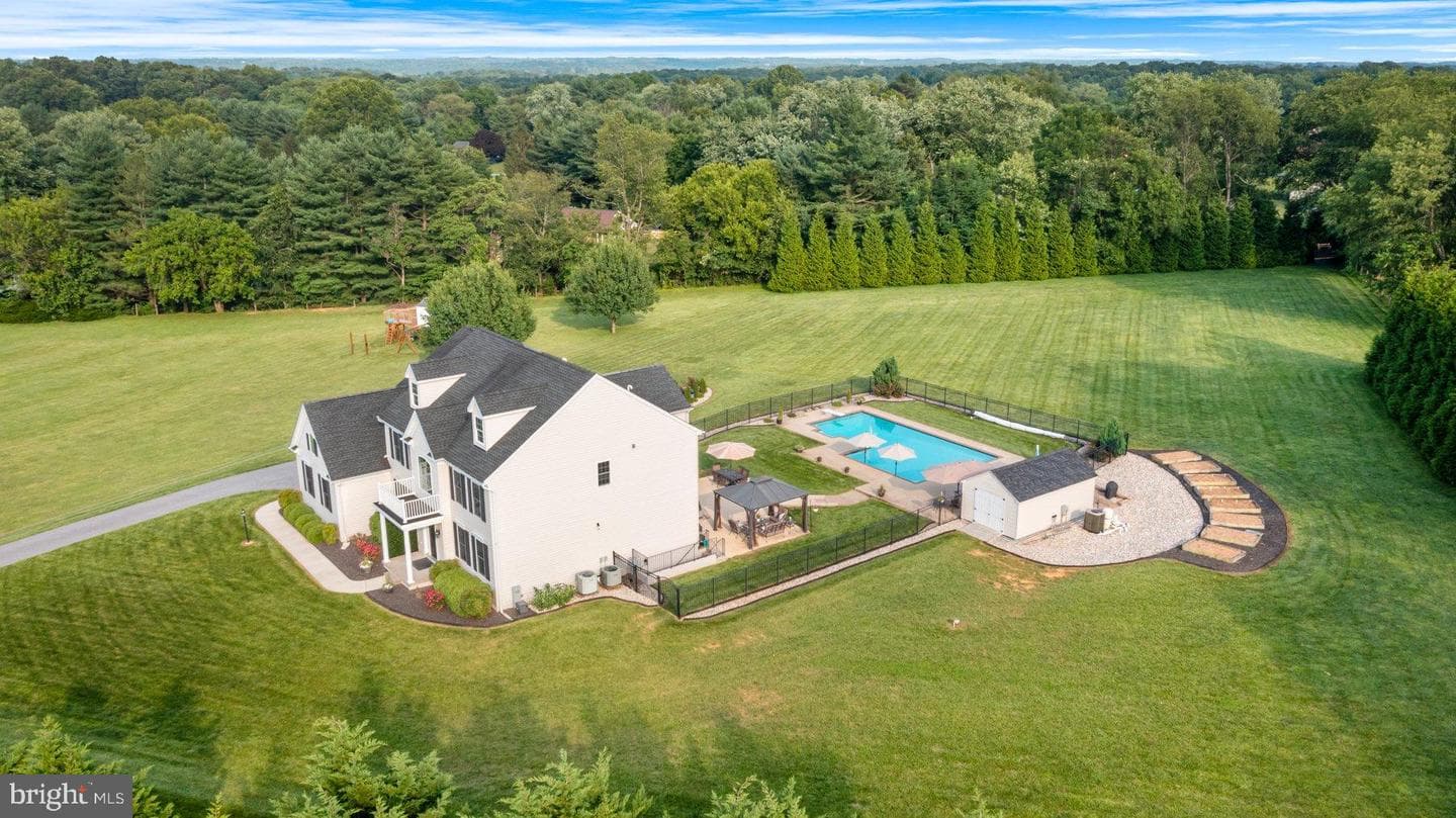 3270 Greenway Drive photo 41