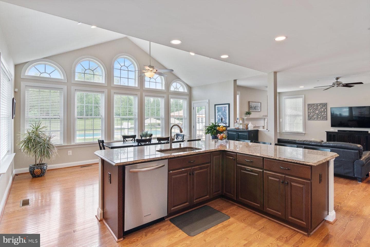 3270 Greenway Drive photo 9