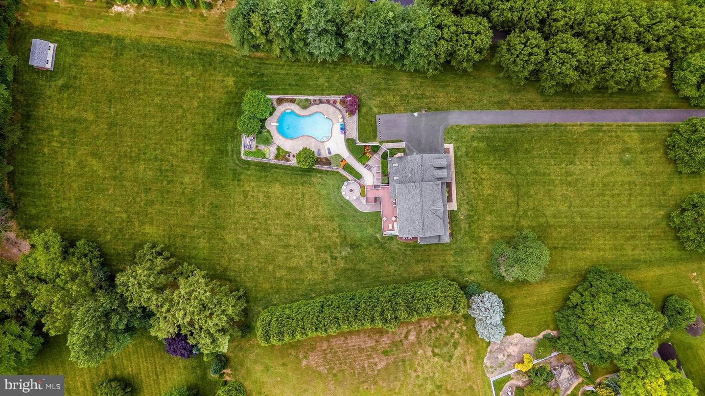 2851 Sommersby Road photo 8