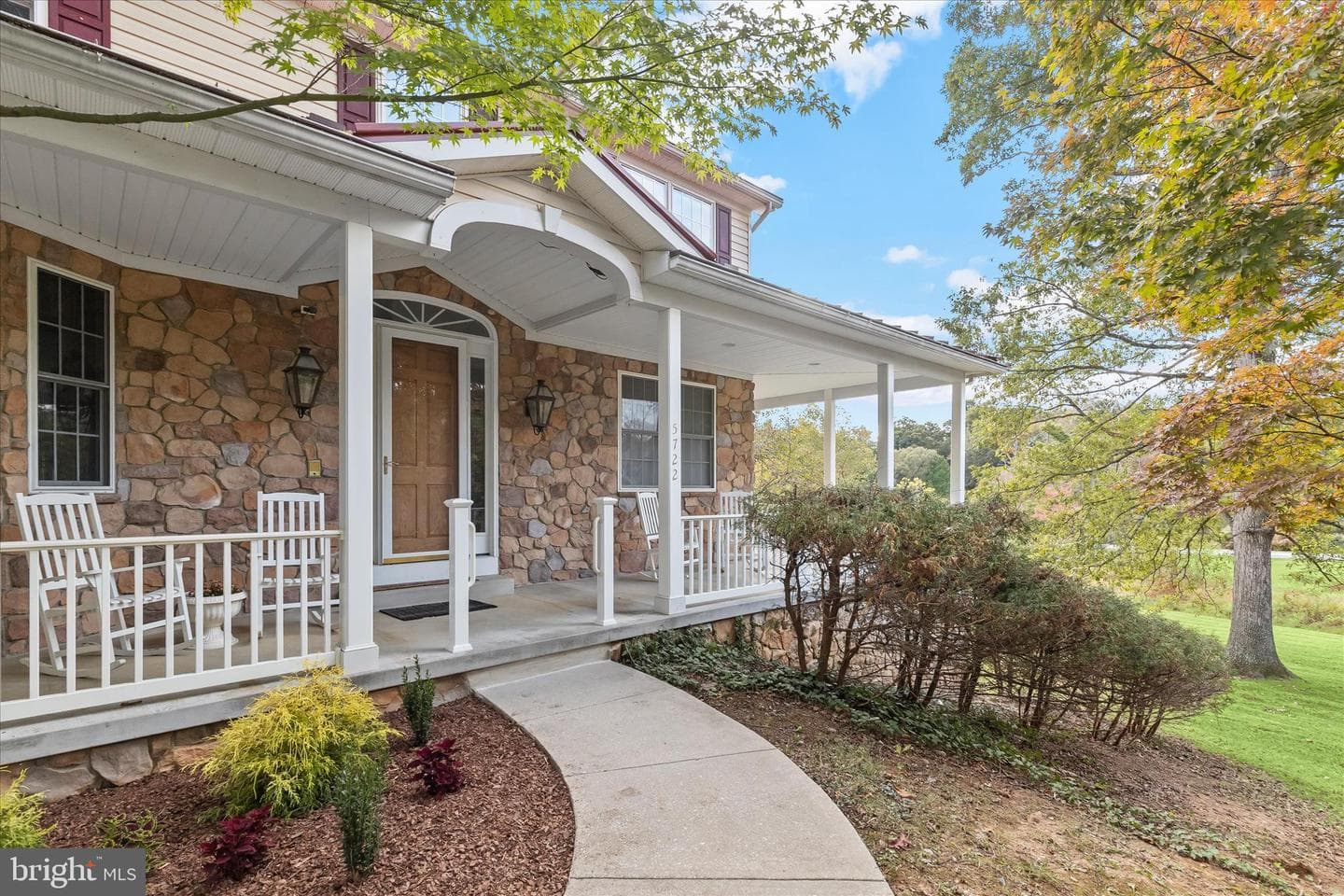 5722 Banjo Drive photo 4