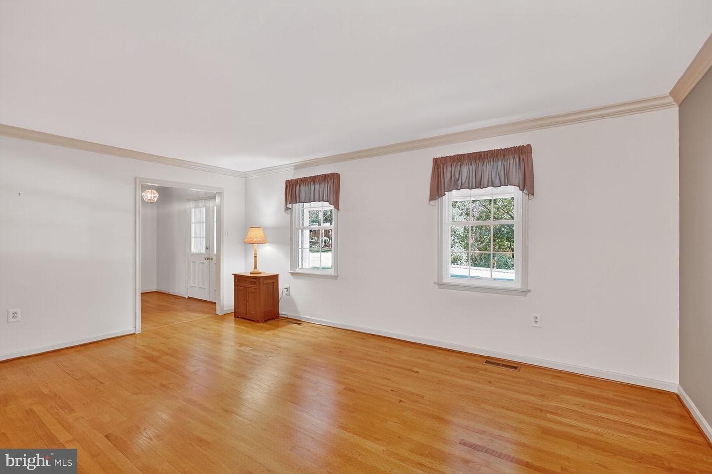1326 Woodridge Lane photo 9