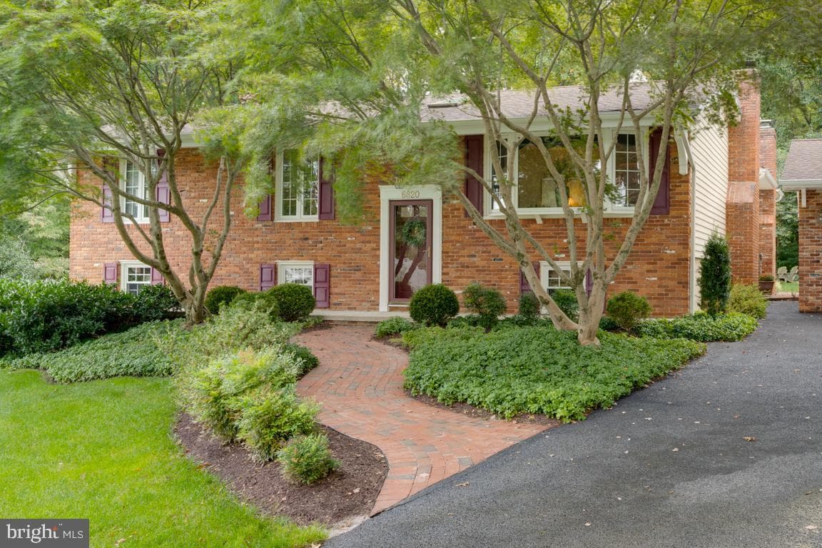 6820 Autumn View Drive photo 10