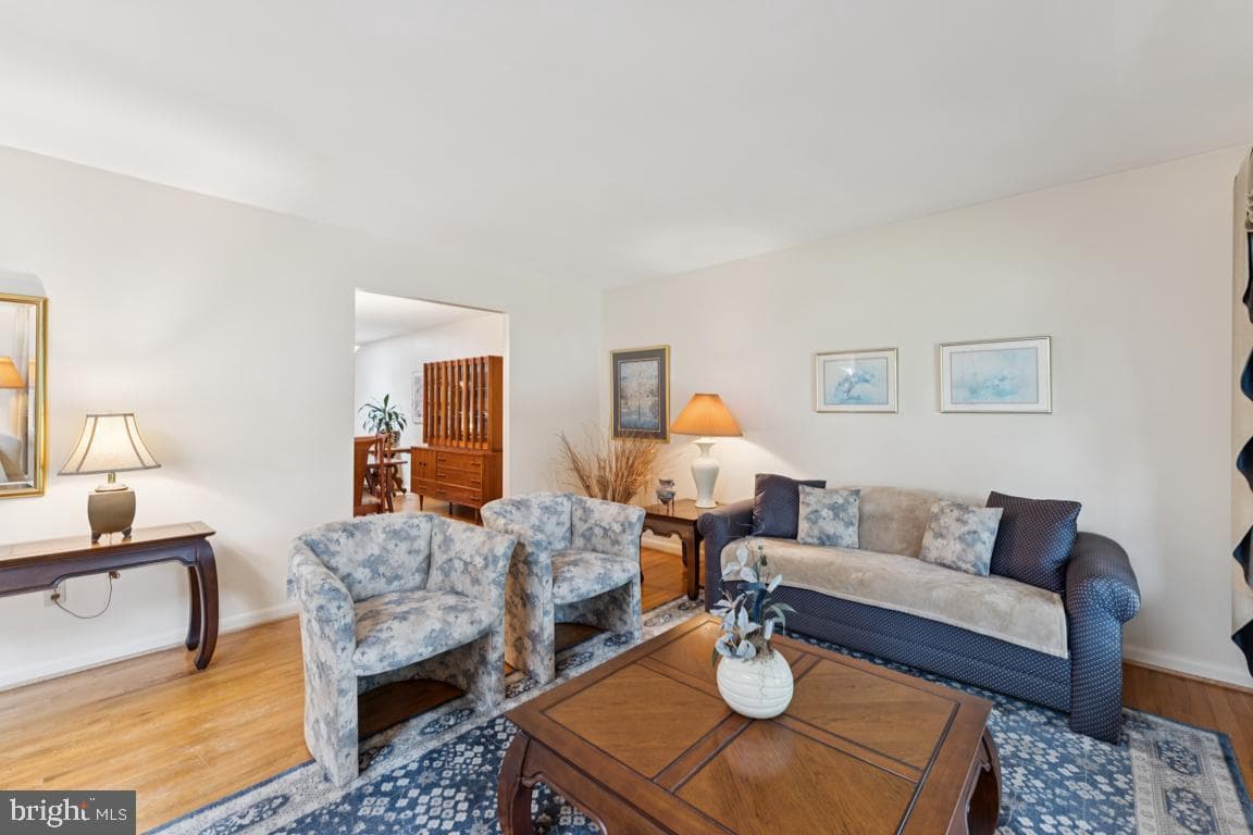 6820 Autumn View Drive photo 14