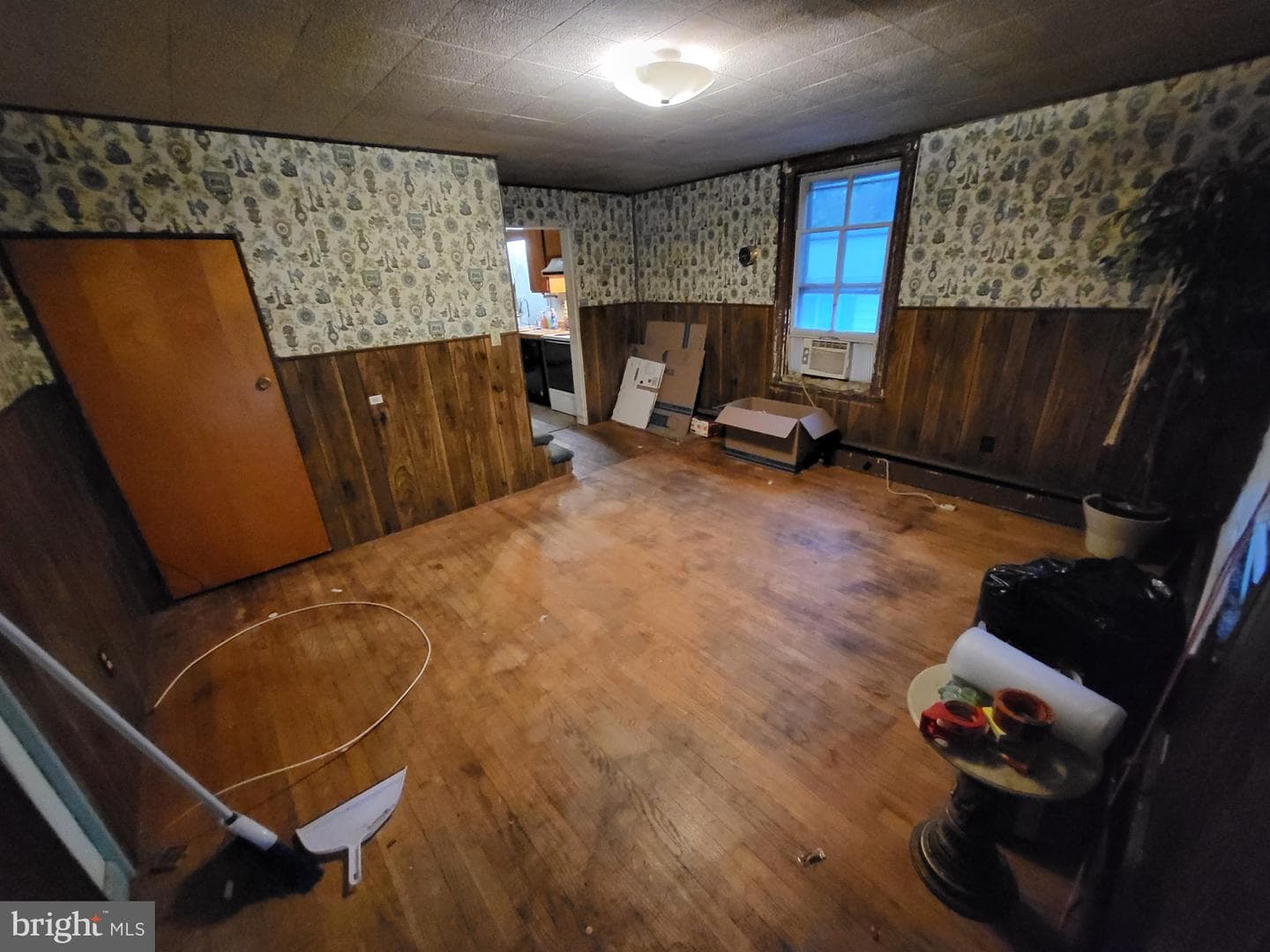 11 Baker Avenue photo 4