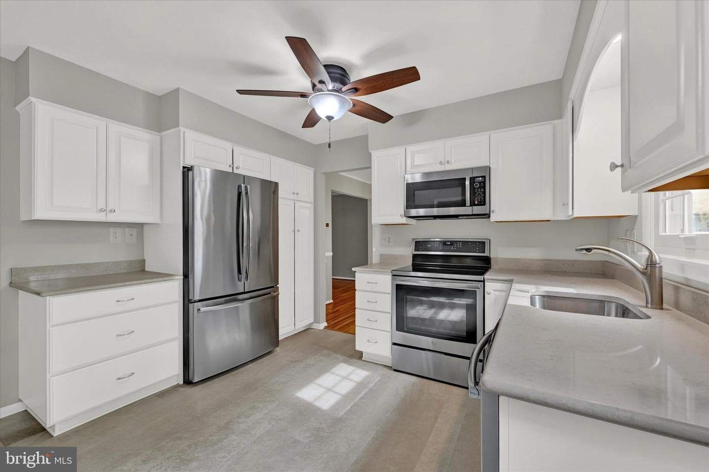 6905 Spring Hill Drive photo 13