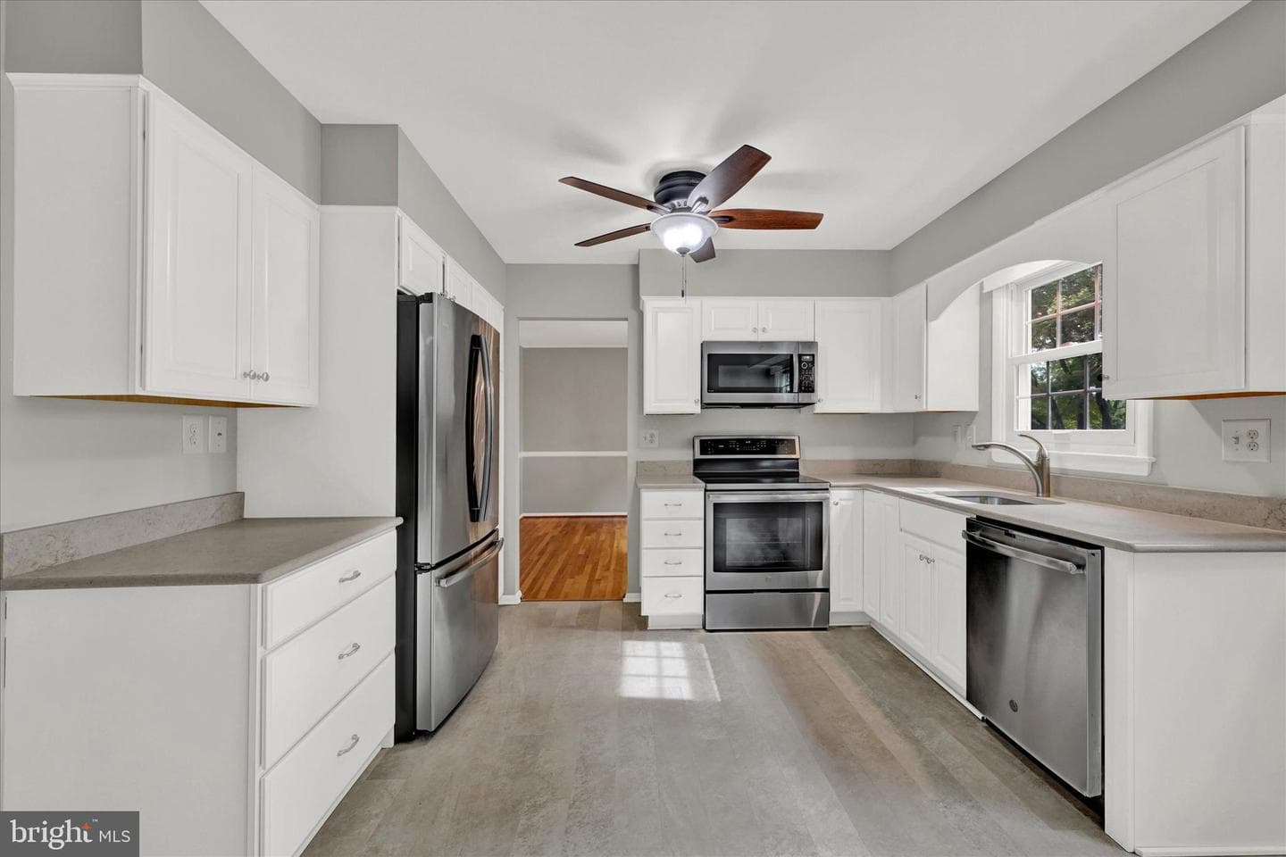 6905 Spring Hill Drive photo 16