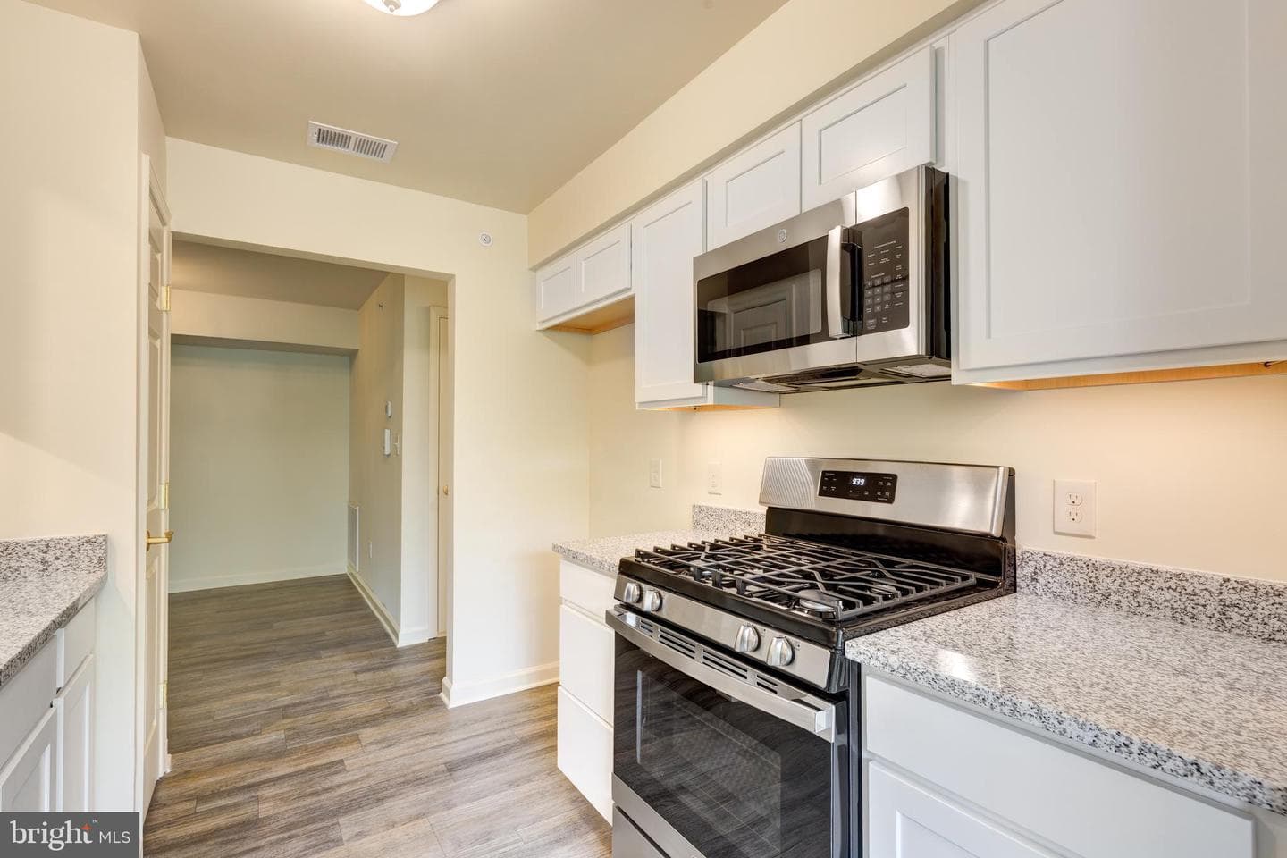 820 Wembley Drive #2b photo 13