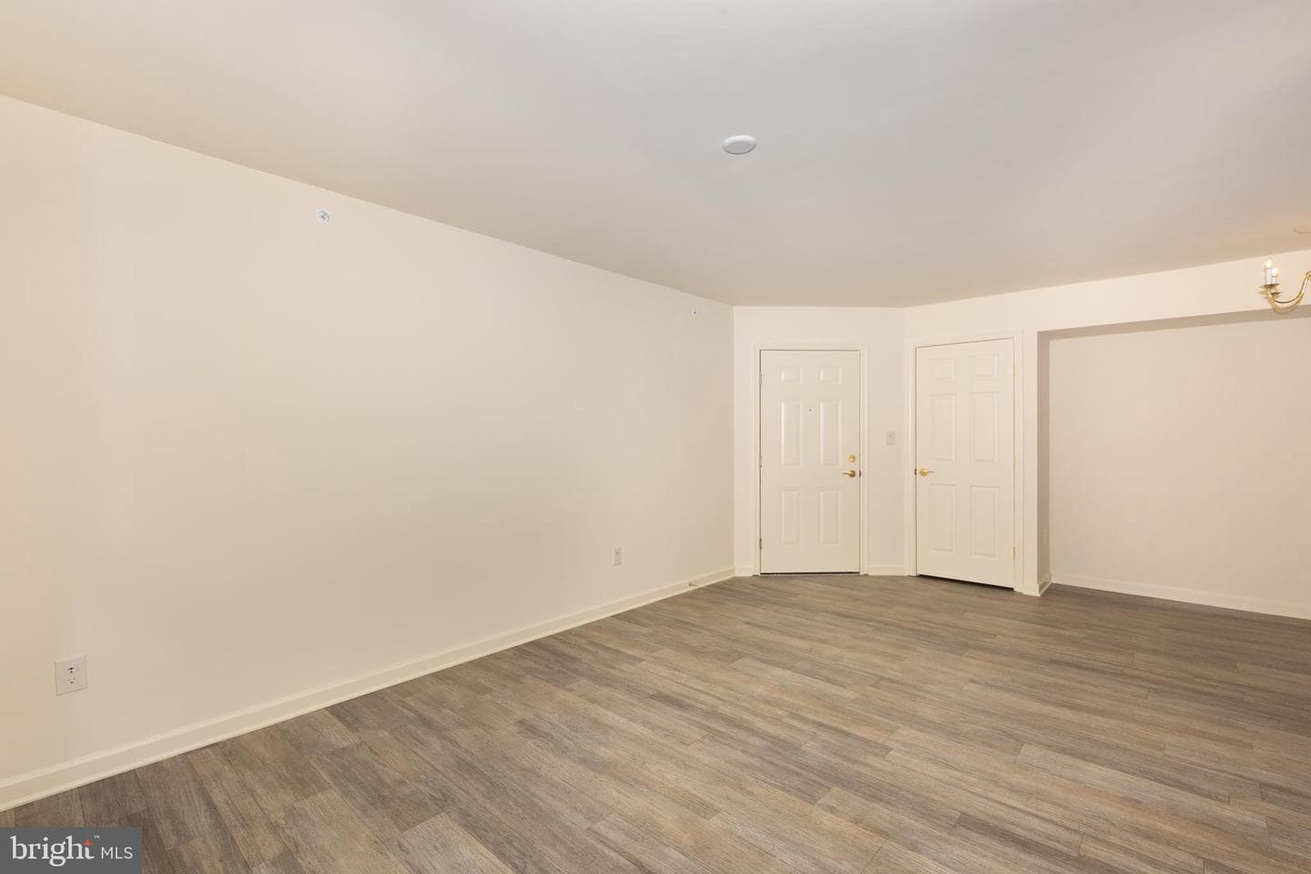 820 Wembley Drive #2b photo 4