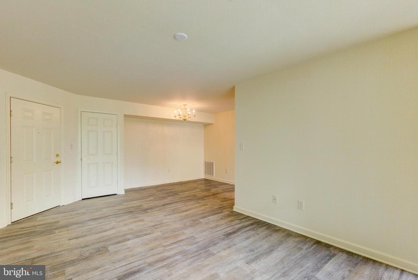 820 Wembley Drive #2b photo 5