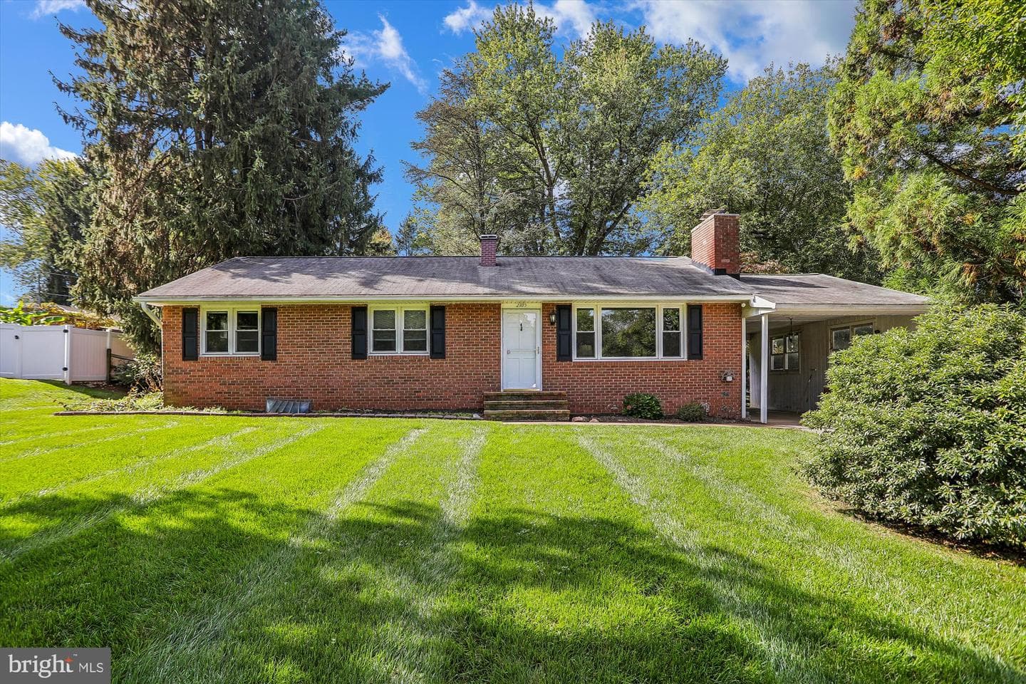 2105 Country Fair Lane photo 2