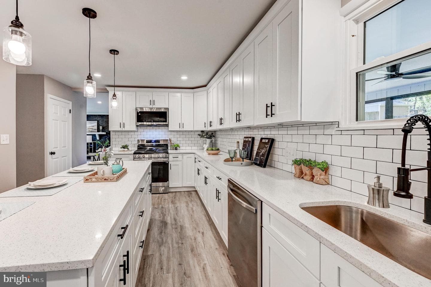 2411 Clydesdale Road photo 5