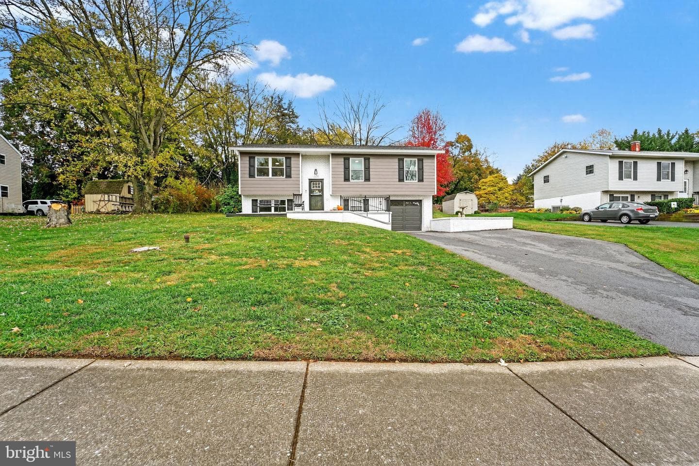 298 Jenny Drive photo 2