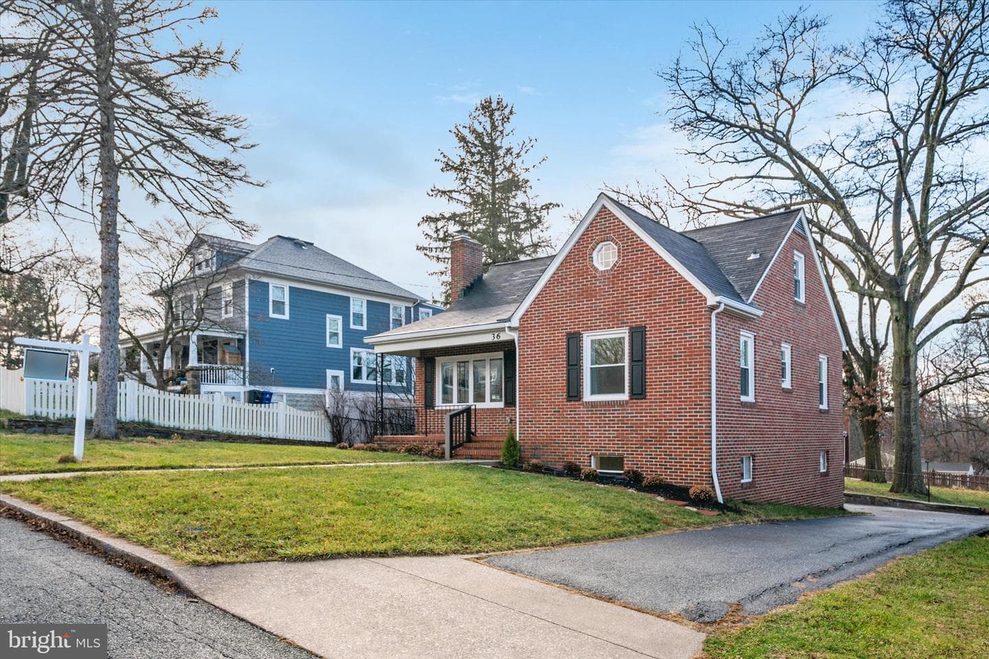 36 E George Street photo 2