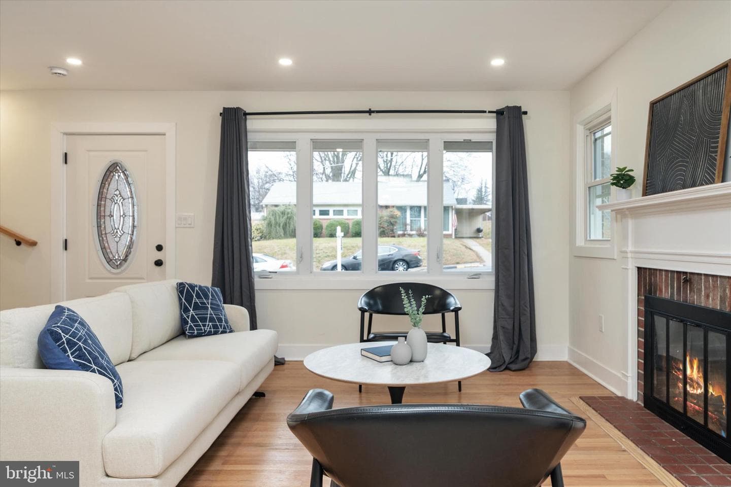 36 E George Street photo 5