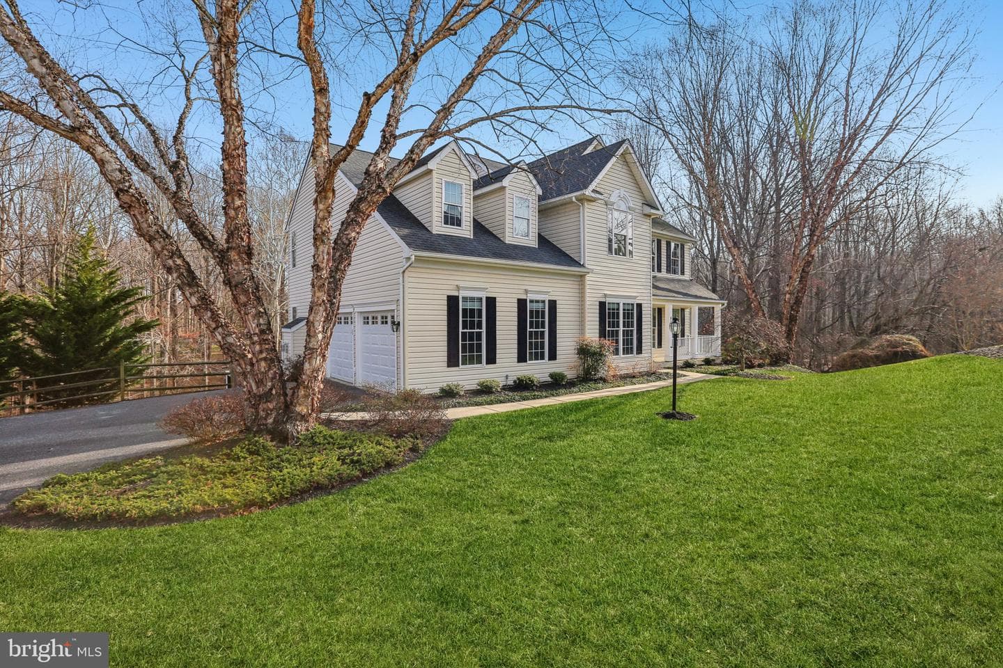 822 Mayfair Way photo 2