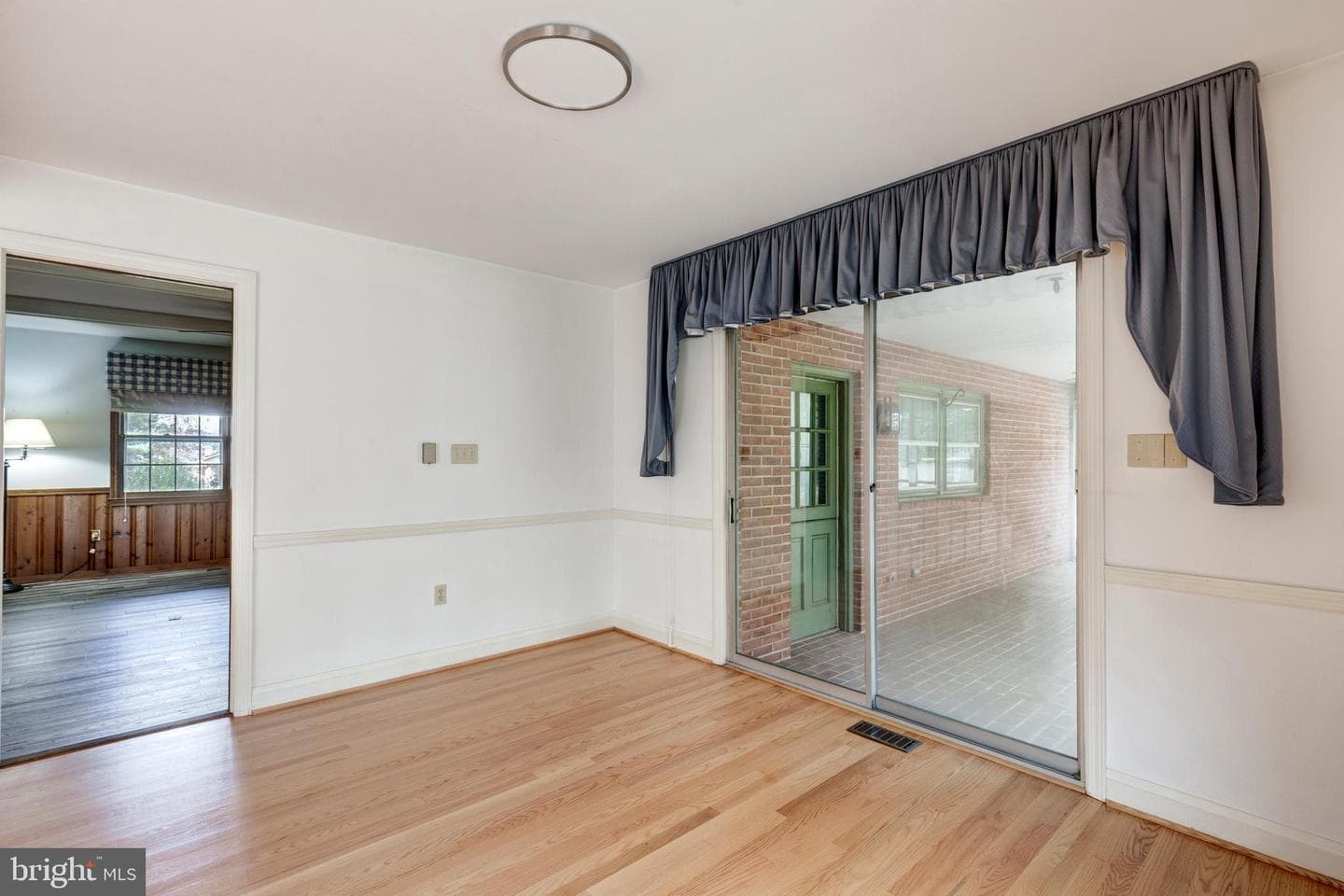 642 Denton Drive N photo 18
