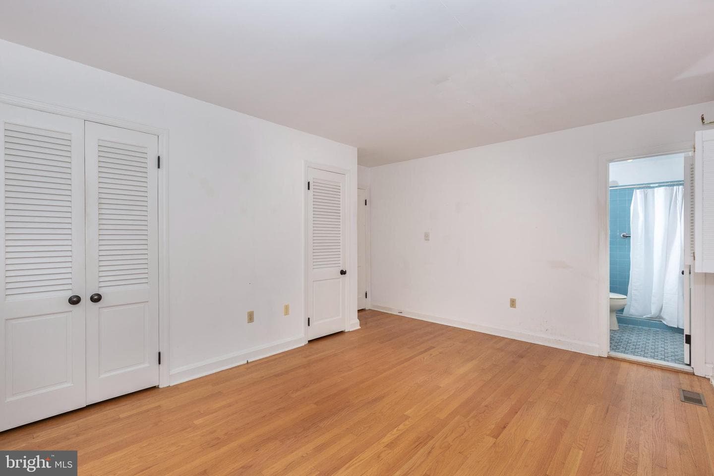 642 Denton Drive N photo 35