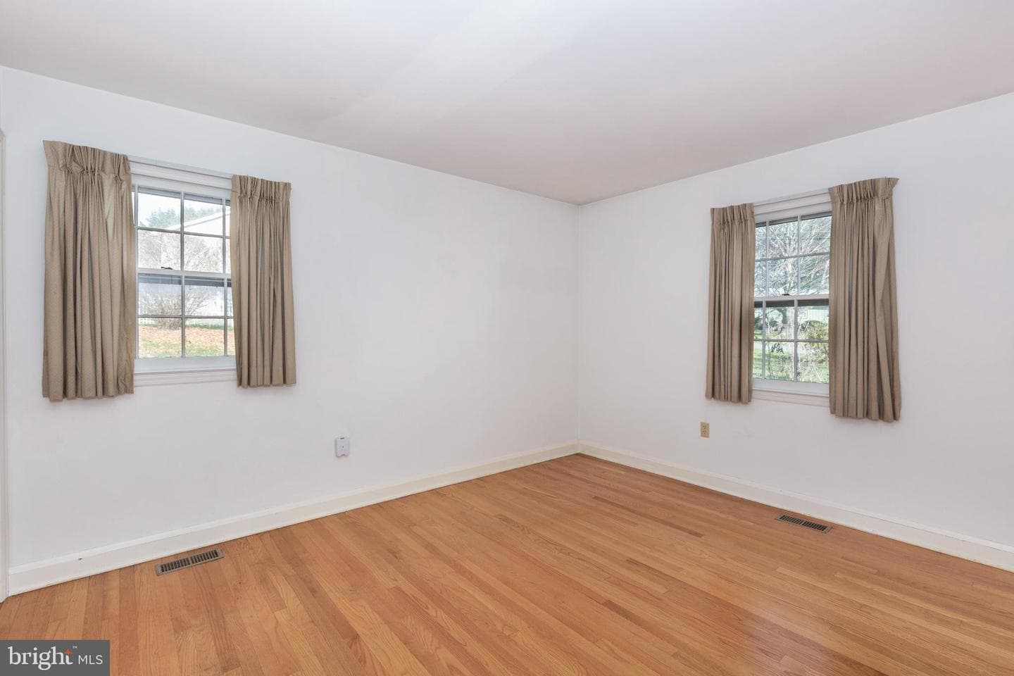 642 Denton Drive N photo 40