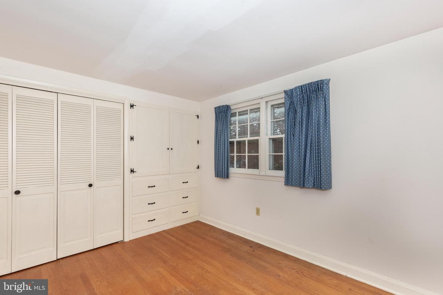642 Denton Drive N photo 43