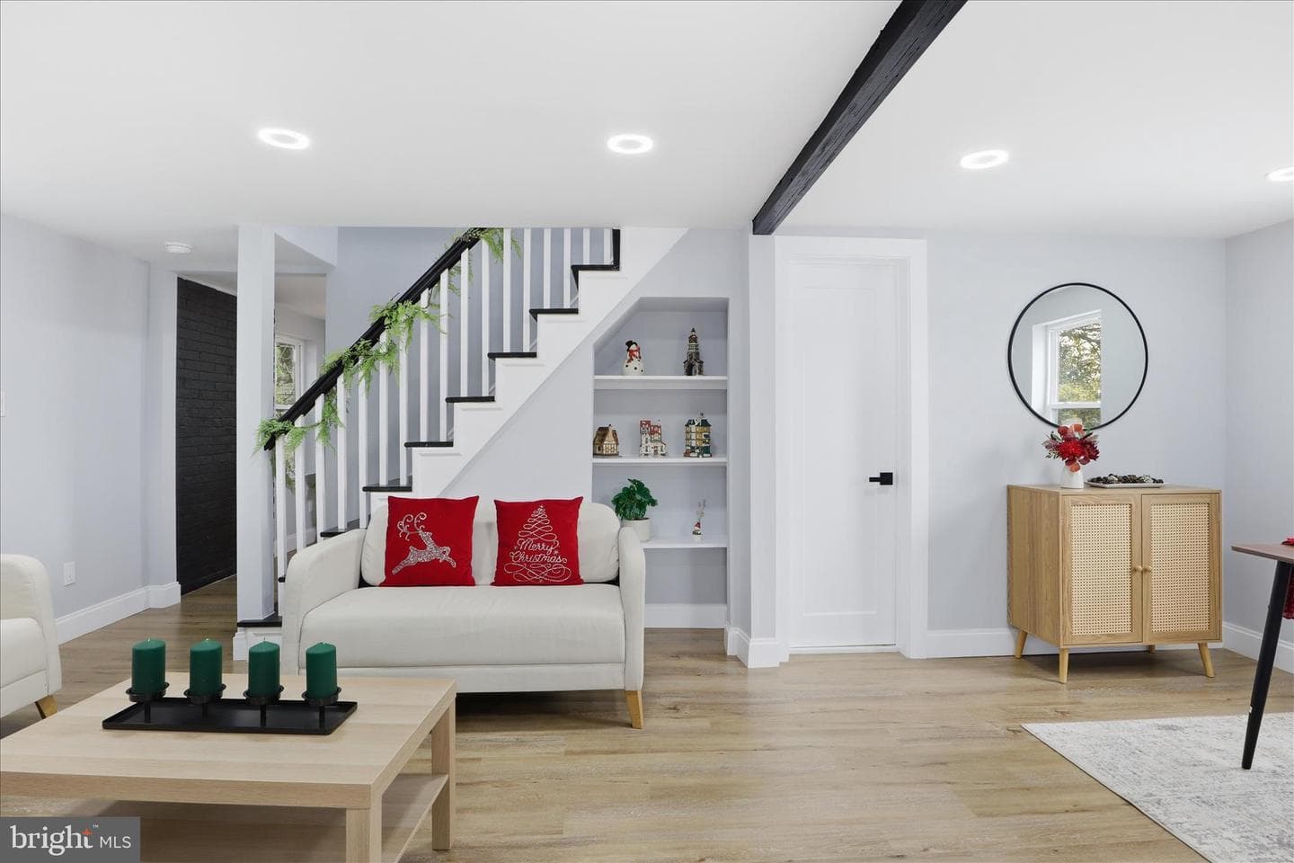 32 Sullivan Avenue photo 3
