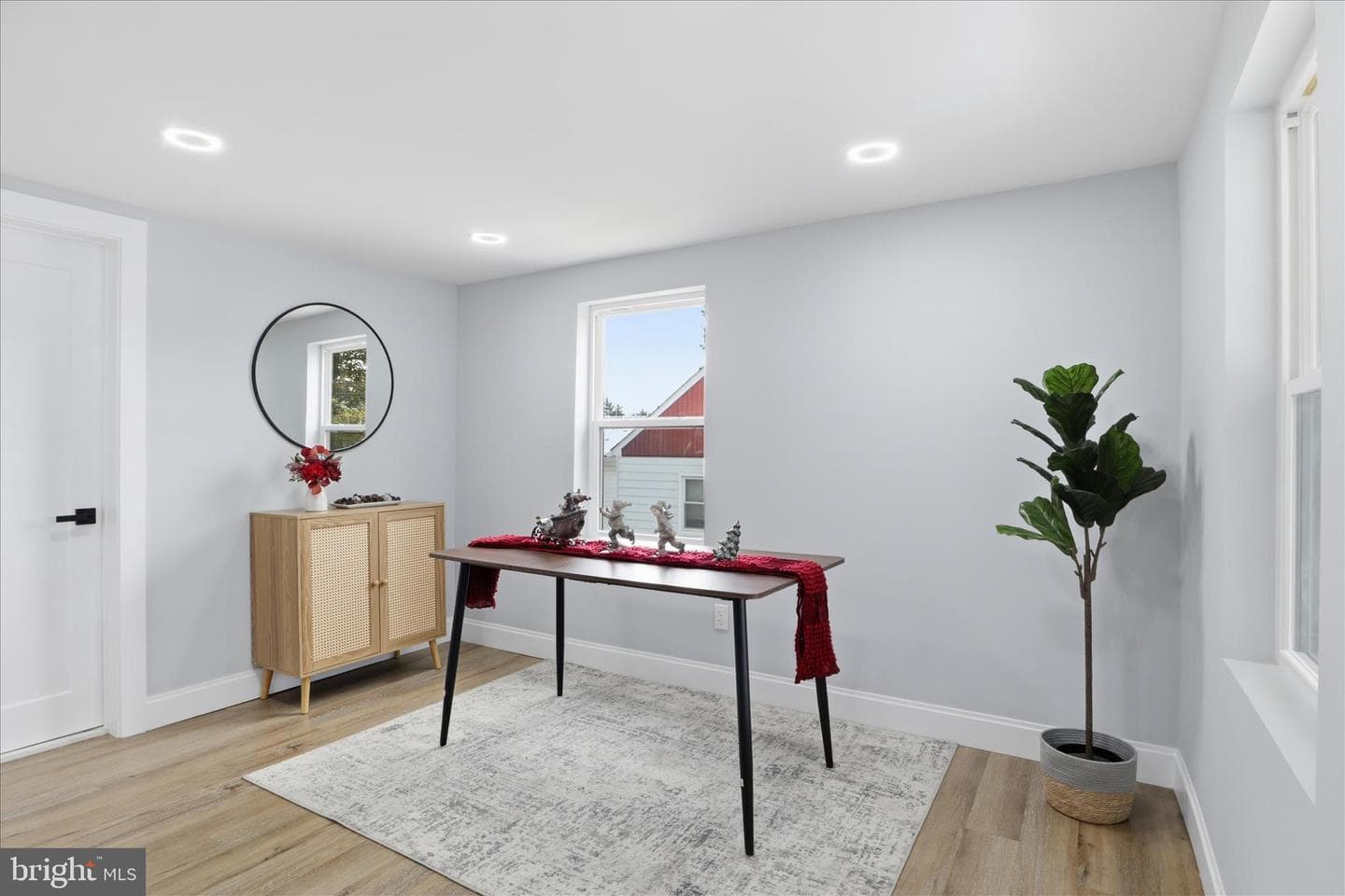 32 Sullivan Avenue photo 5