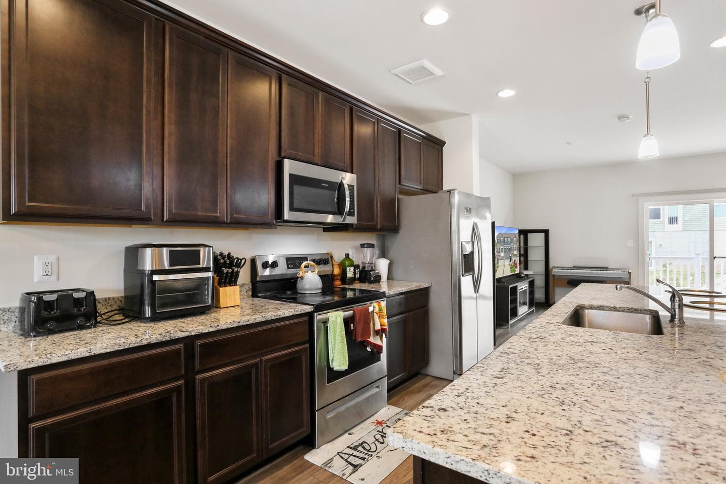2719 Town View Circle photo 5