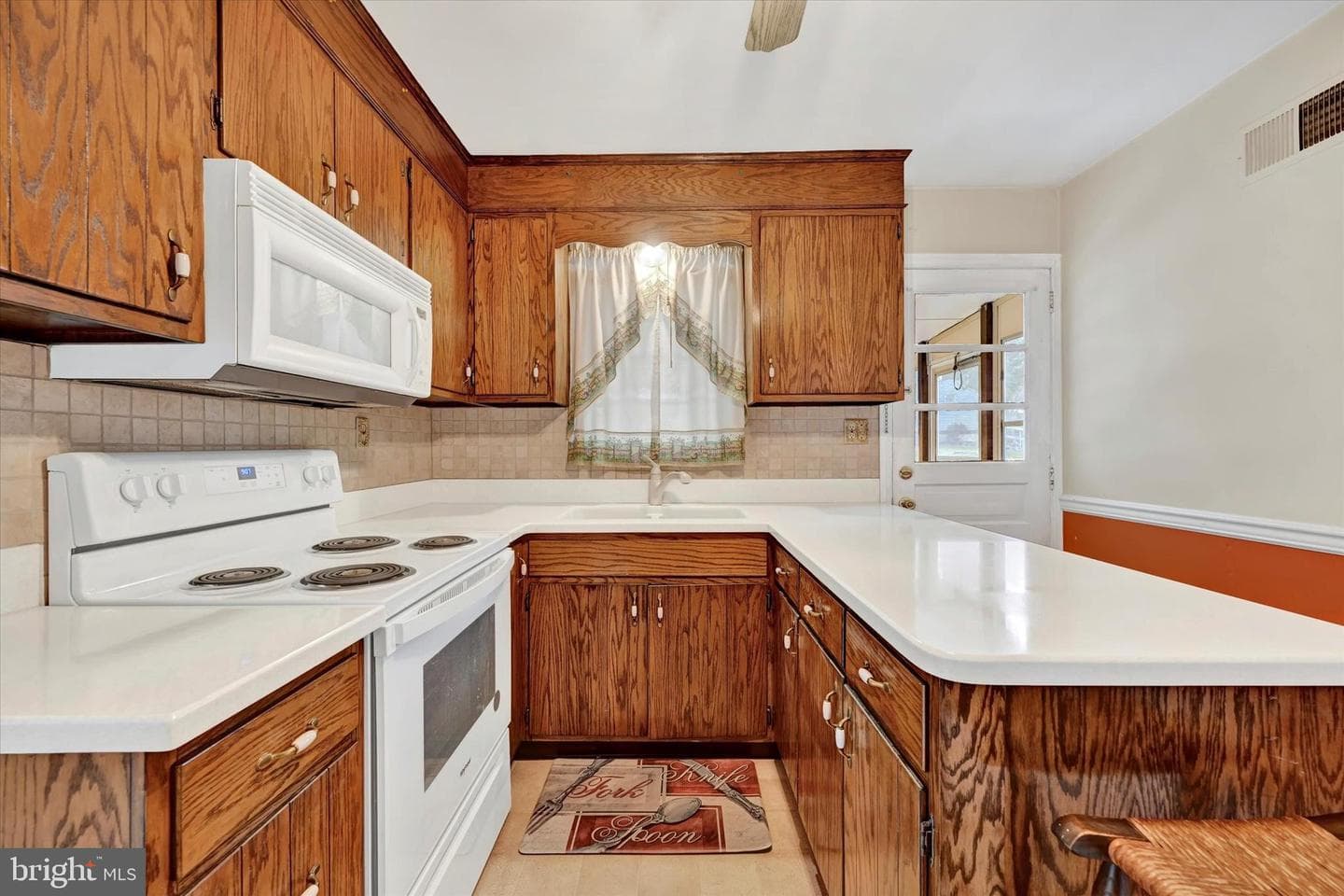135 Smith Avenue photo 11