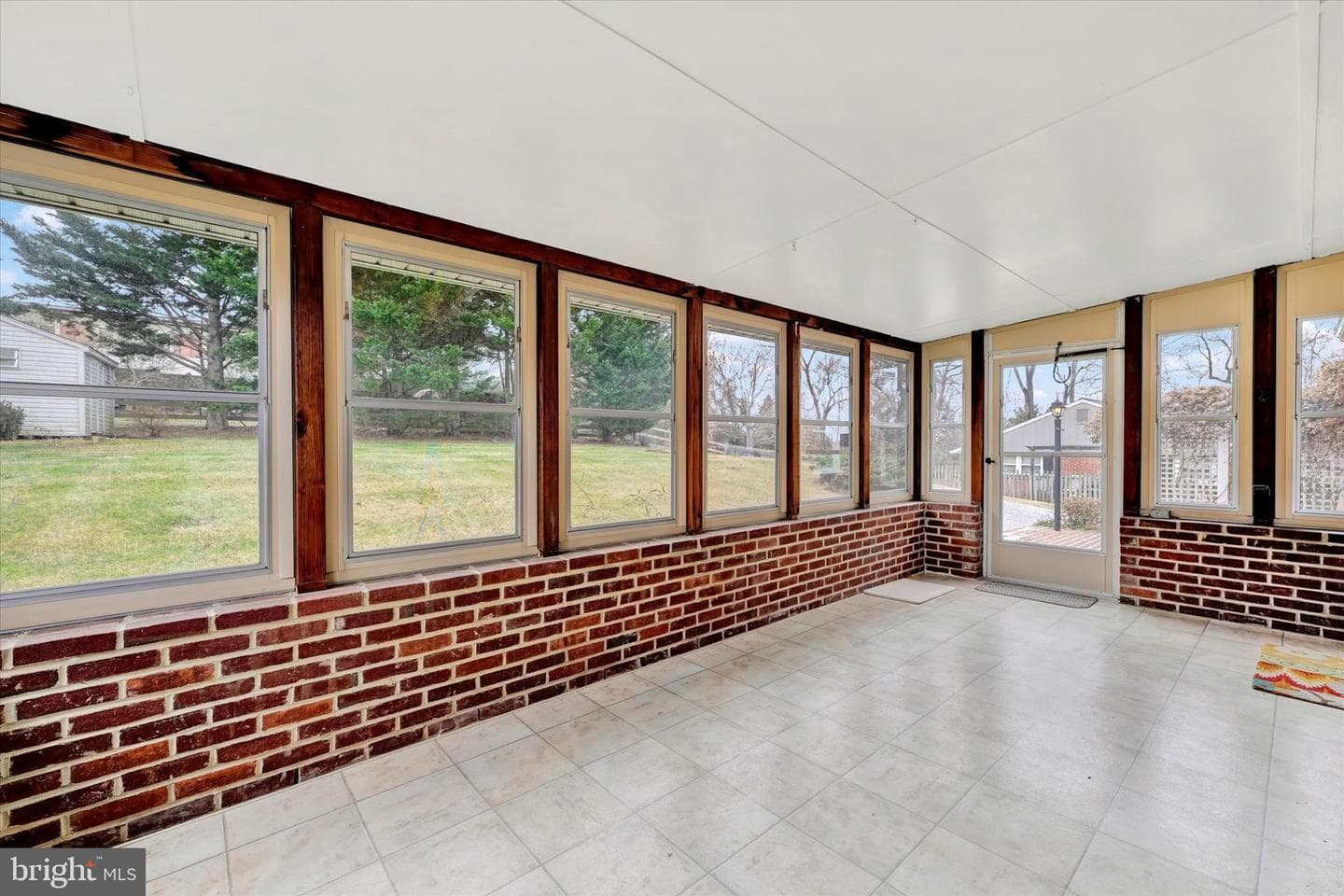 135 Smith Avenue photo 23