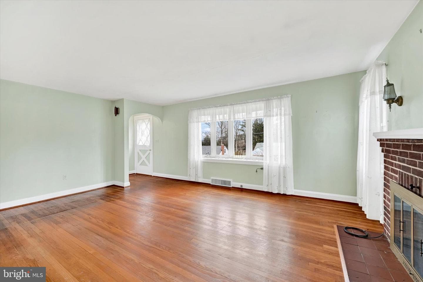 135 Smith Avenue photo 4