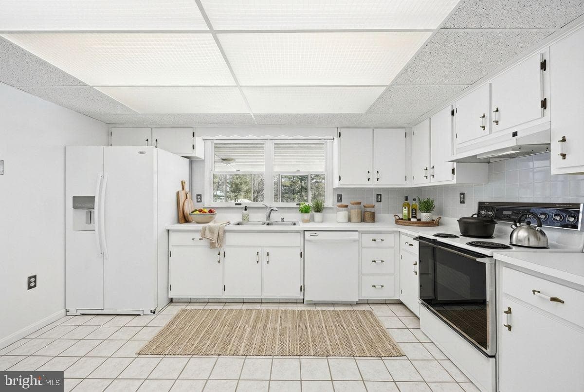 5079 Amantea Way photo 8