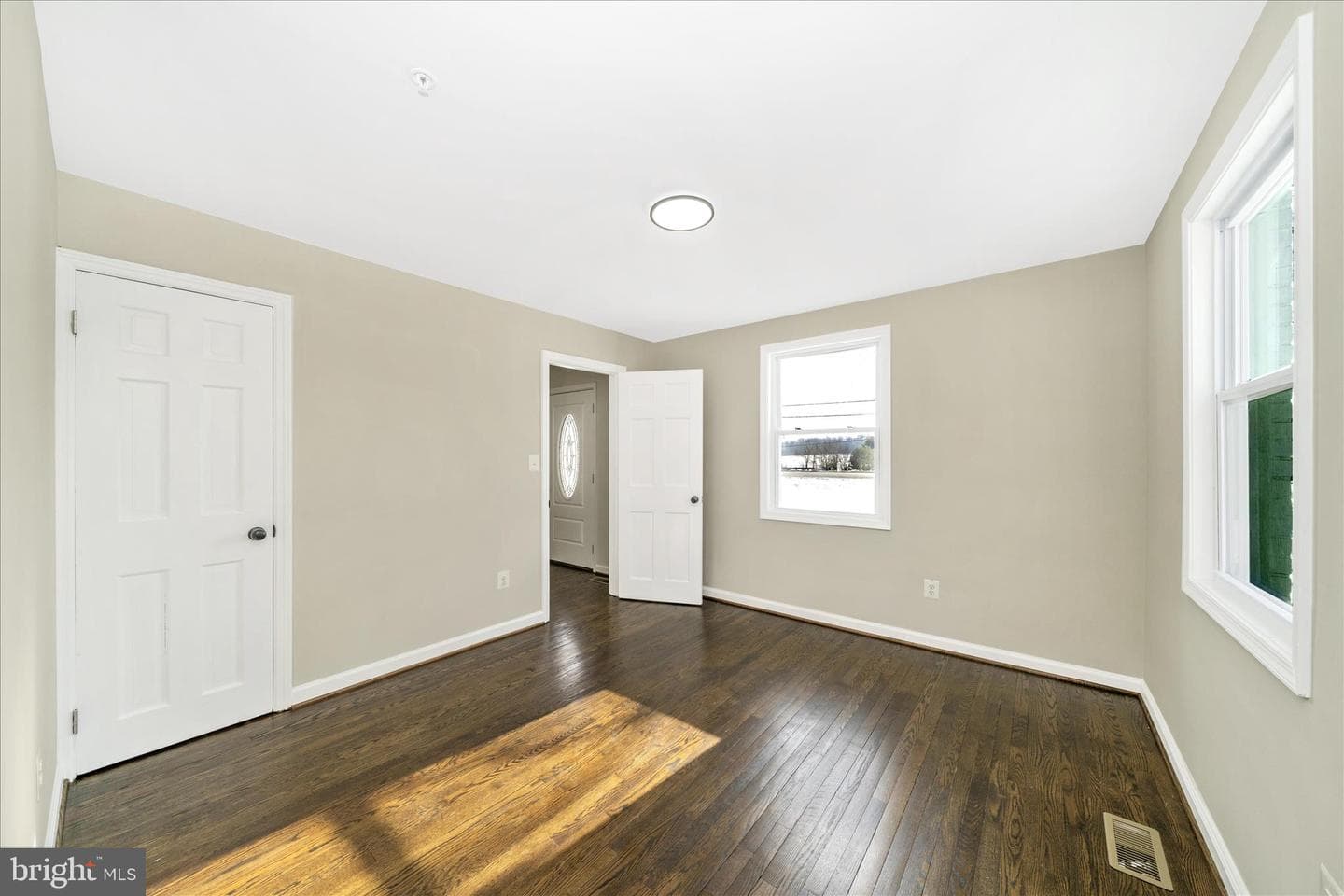 2514 W Liberty Road photo 20