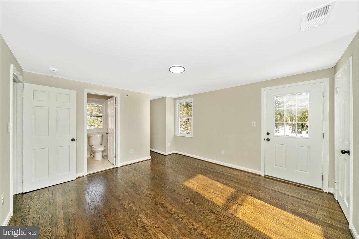 2514 W Liberty Road photo 28