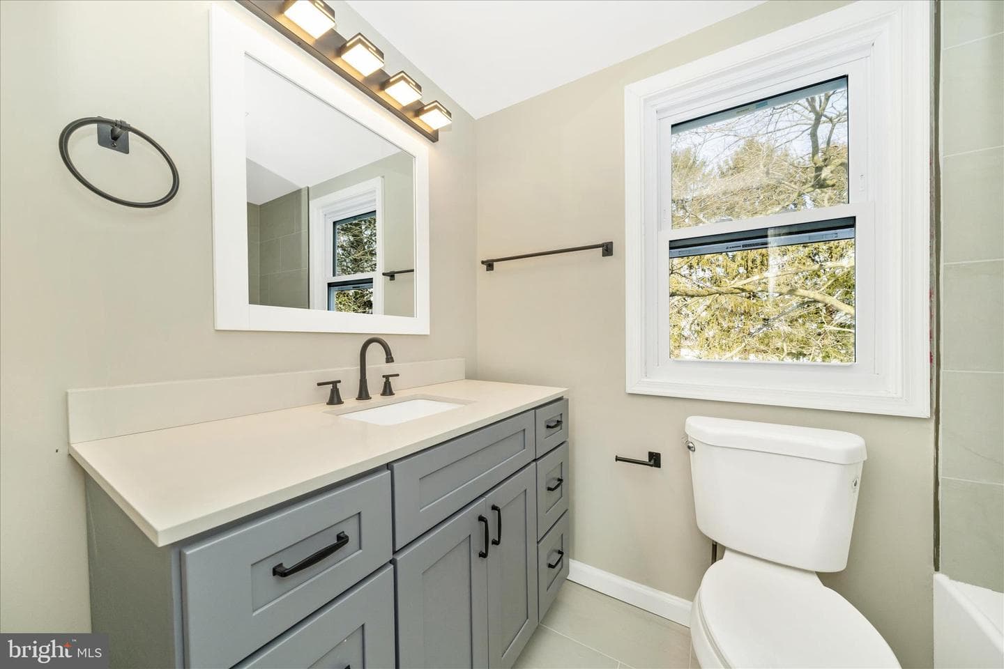 2514 W Liberty Road photo 29