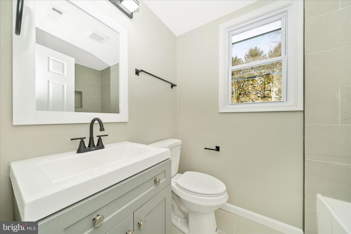 2514 W Liberty Road photo 37