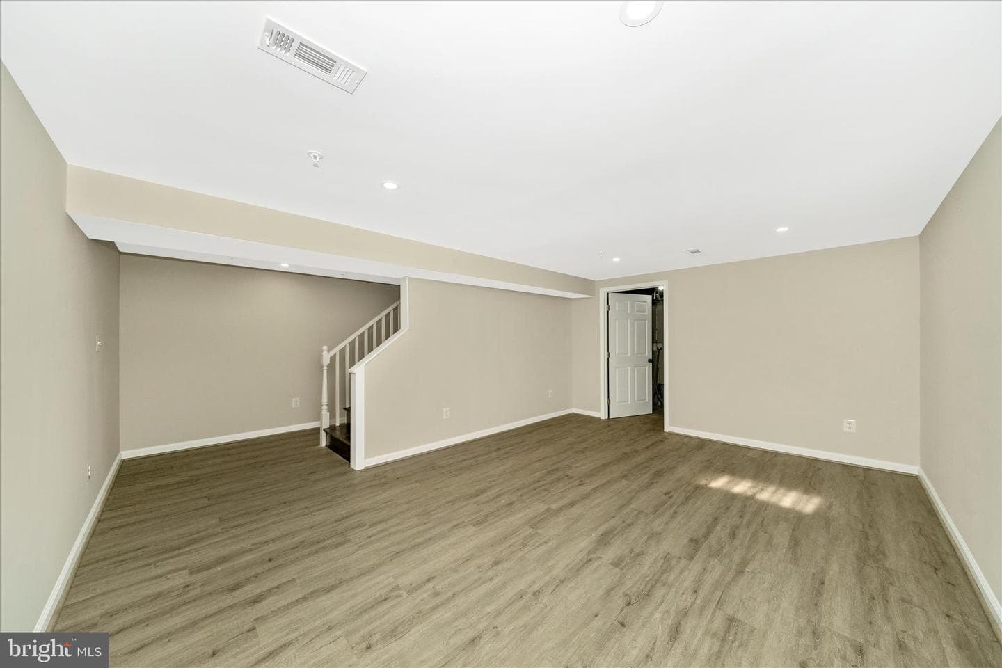 2514 W Liberty Road photo 40