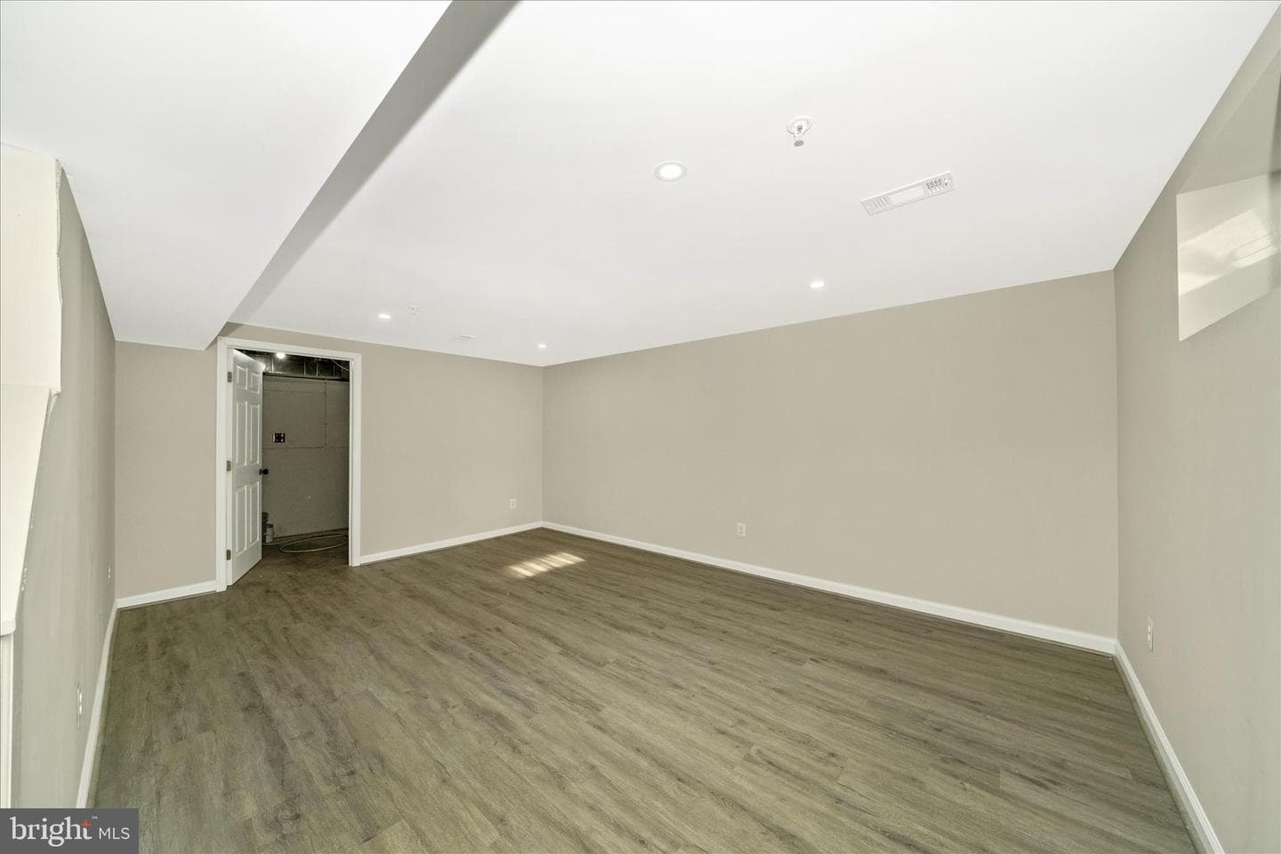 2514 W Liberty Road photo 41
