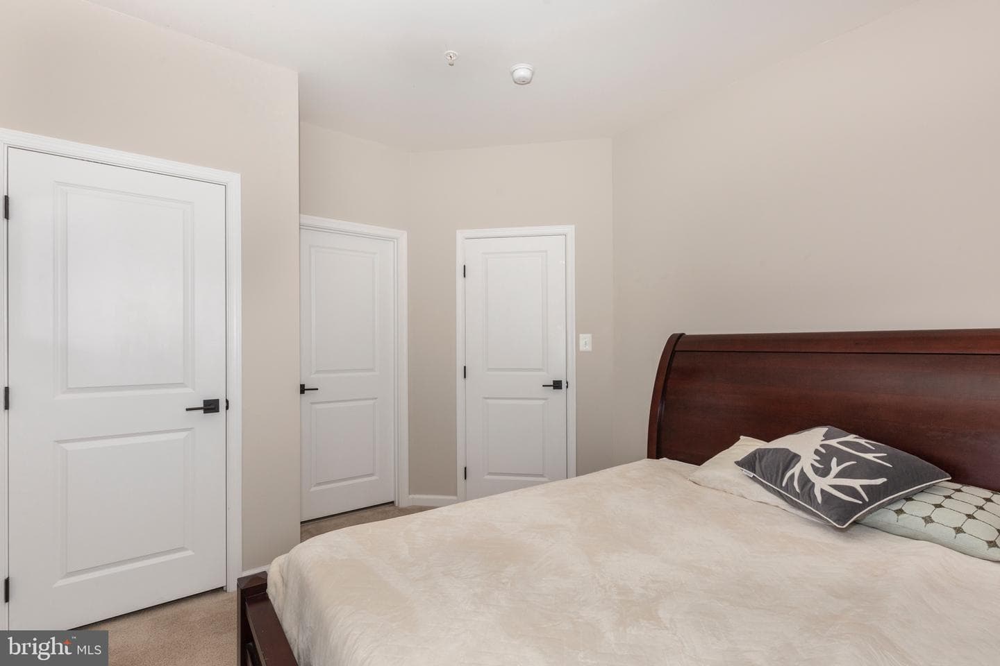 379 Meadow Creek Drive photo 16