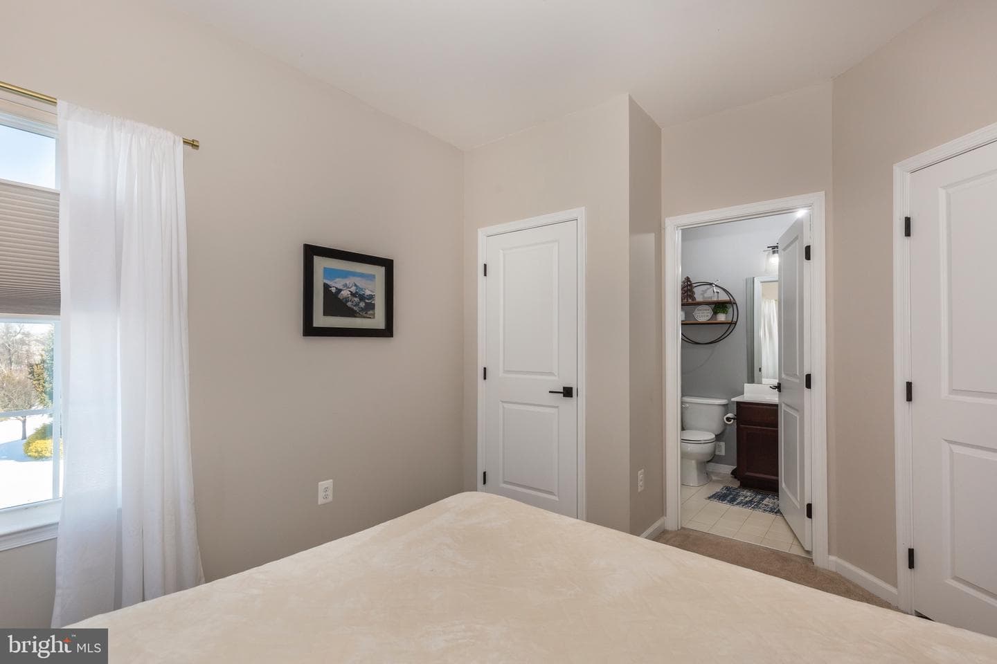 379 Meadow Creek Drive photo 17