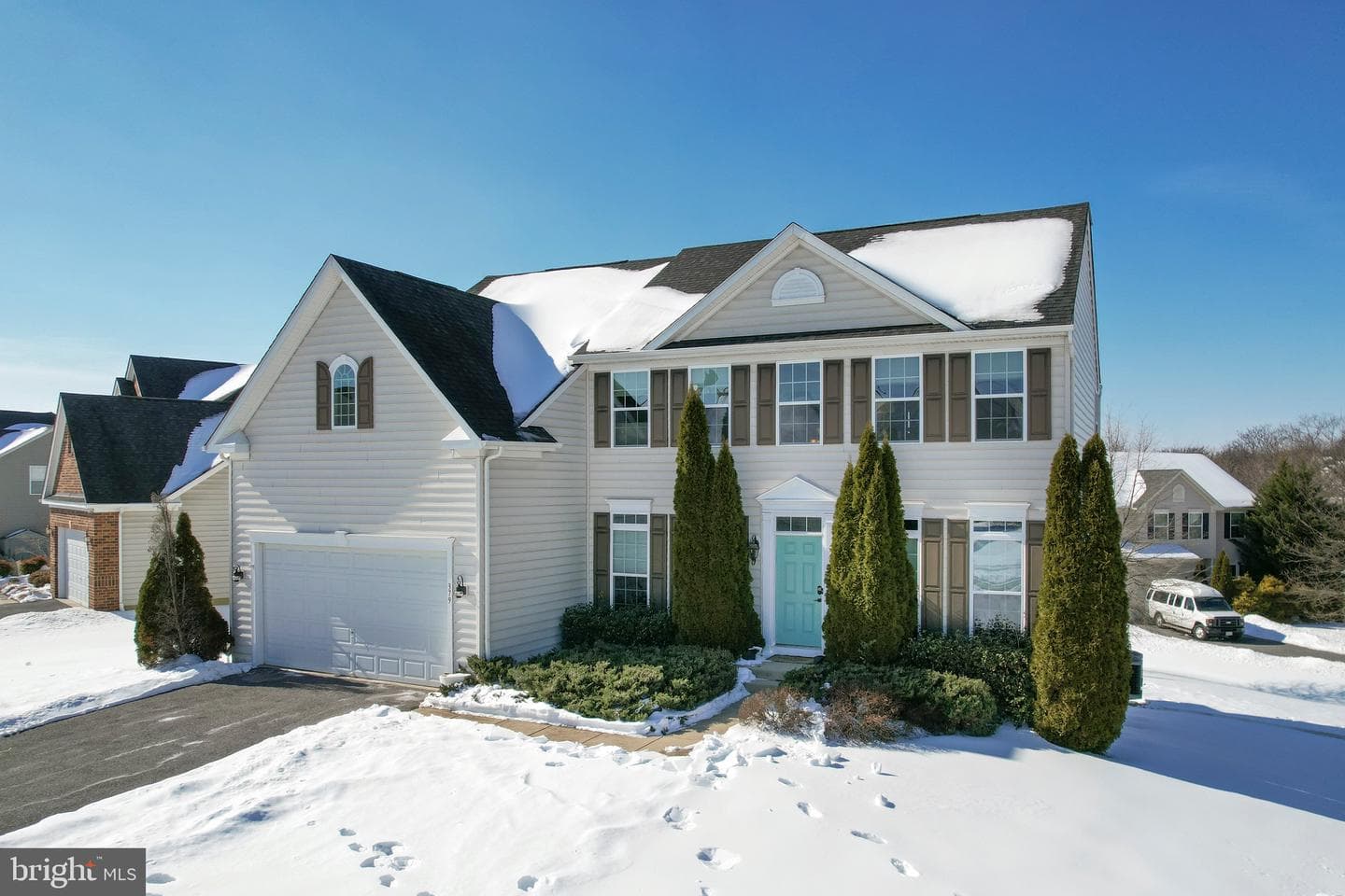 379 Meadow Creek Drive photo 2