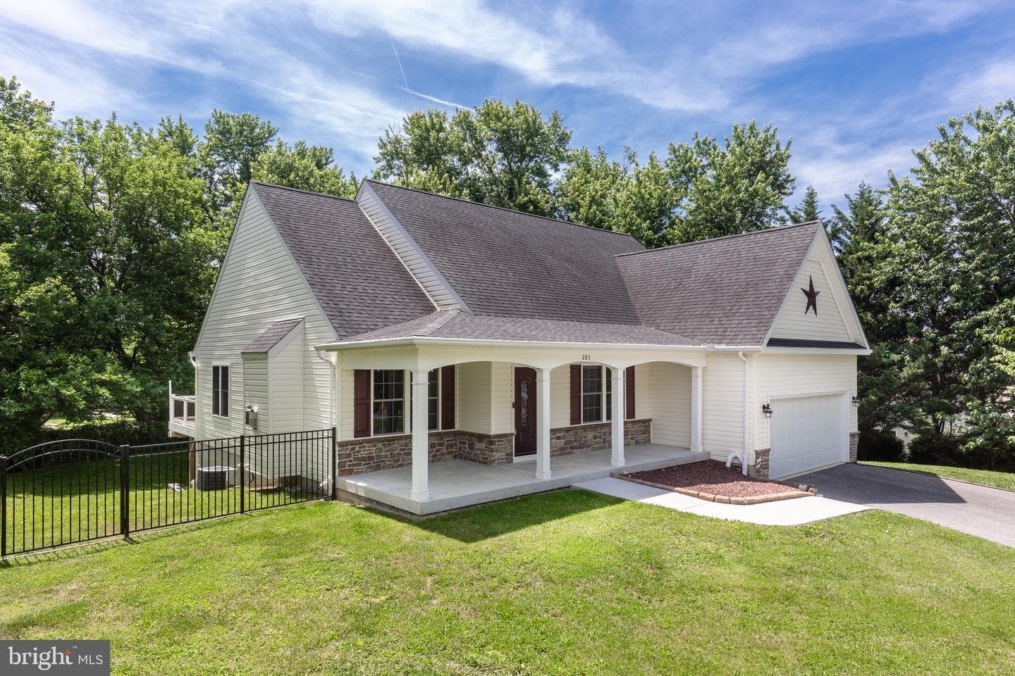 283 Maring Drive photo 1