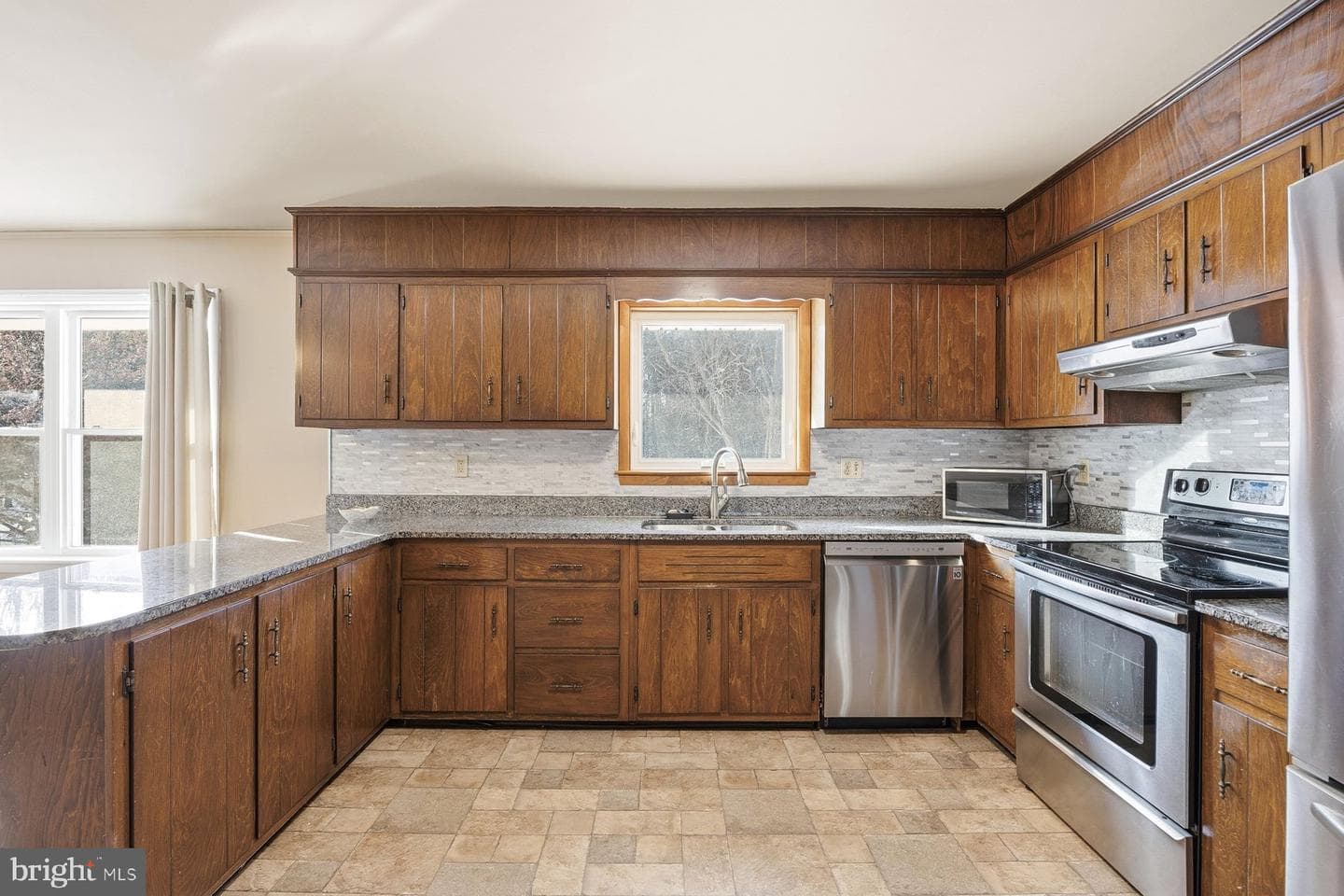 5884 Woodbine Road photo 14
