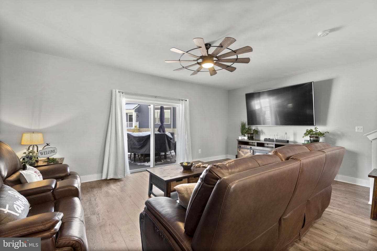 2757 Town View Circle photo 8
