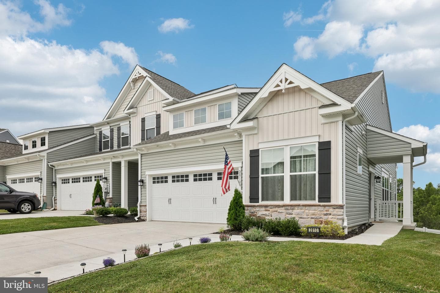 2810 Town View Circle